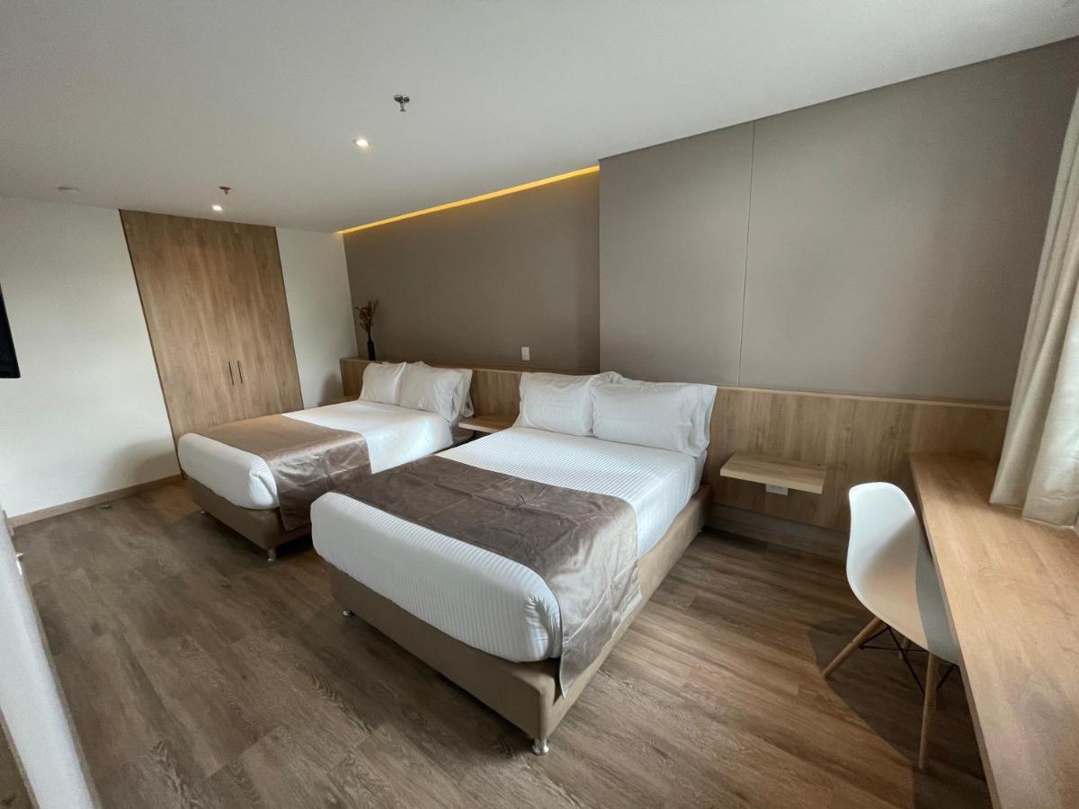 Em Hotel Corferias Embajada Americana Bogotá Kültér fotó