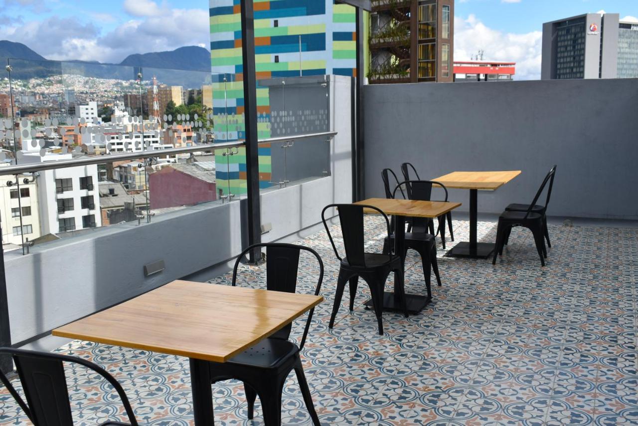 Em Hotel Corferias Embajada Americana Bogotá Kültér fotó
