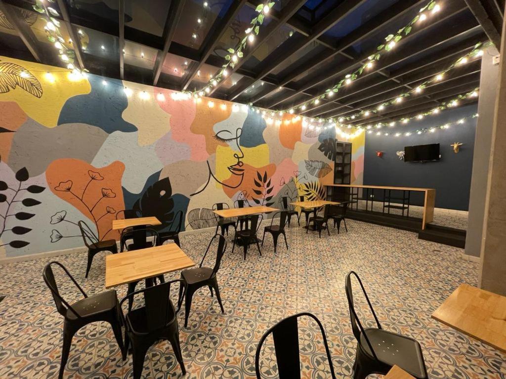 Em Hotel Corferias Embajada Americana Bogotá Kültér fotó
