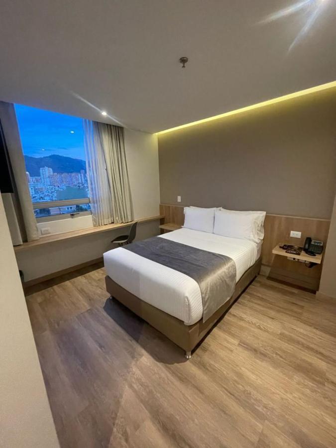 Em Hotel Corferias Embajada Americana Bogotá Kültér fotó