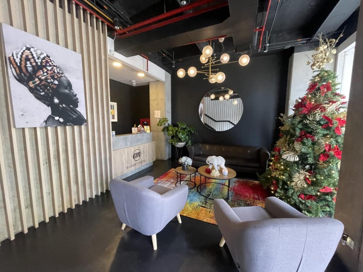 Em Hotel Corferias Embajada Americana Bogotá Kültér fotó