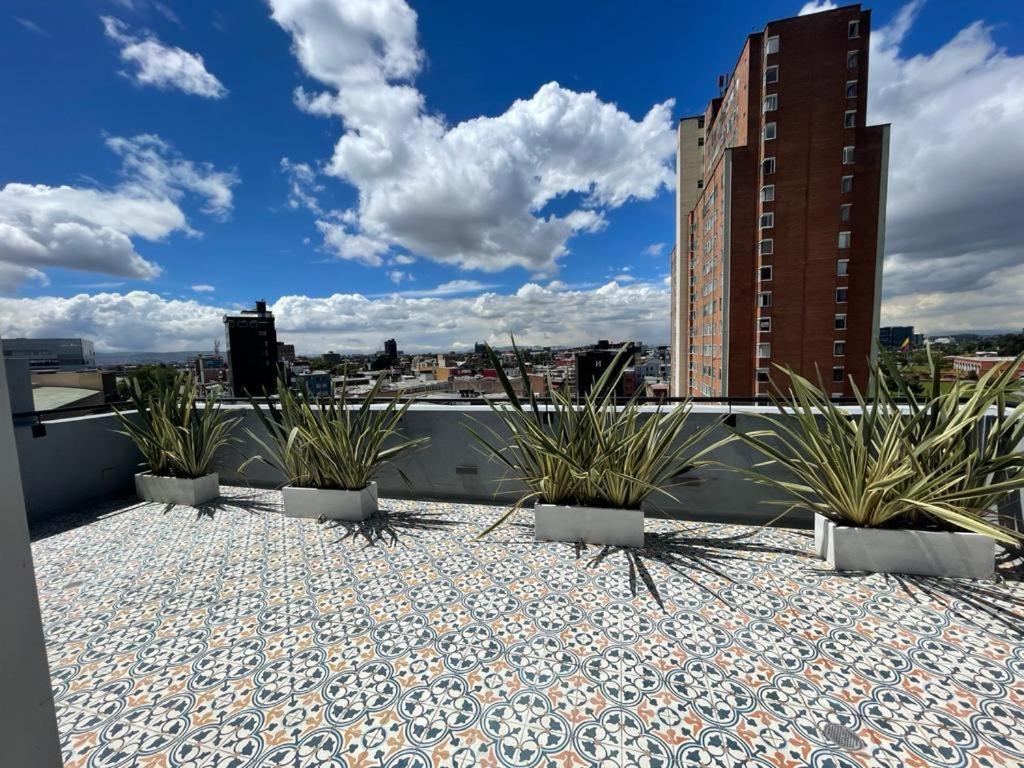 Em Hotel Corferias Embajada Americana Bogotá Kültér fotó